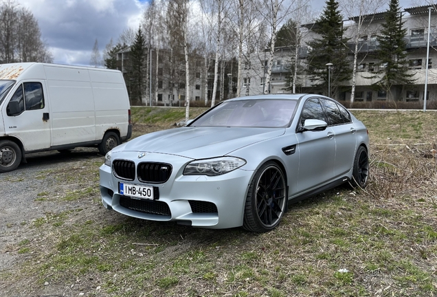 BMW M5 F10 2011