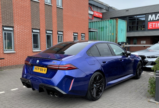 BMW M5 G90