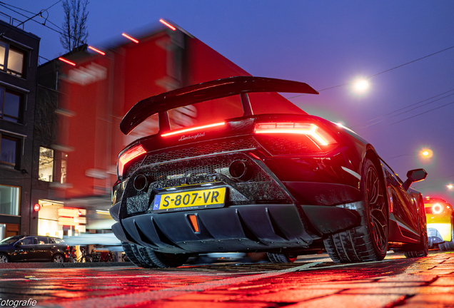 Lamborghini Huracán LP640-4 Performante Spyder