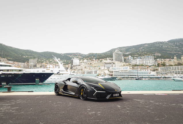 Lamborghini Revuelto