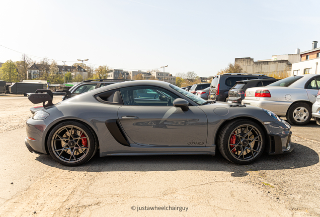 Porsche 718 Cayman GT4 RS