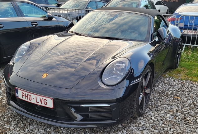 Porsche 992 Carrera 4S Cabriolet