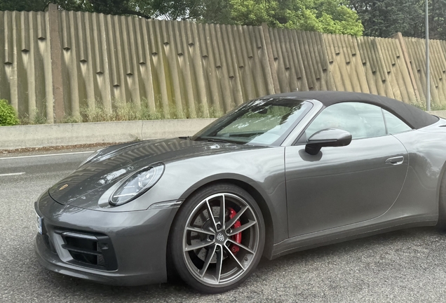 Porsche 992 Carrera 4S Cabriolet