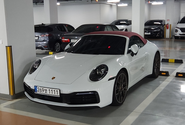Porsche 992 Carrera 4S Cabriolet