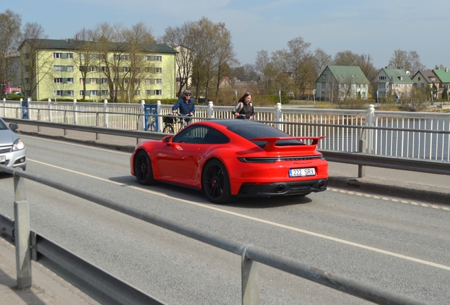 Porsche 992 Carrera GTS