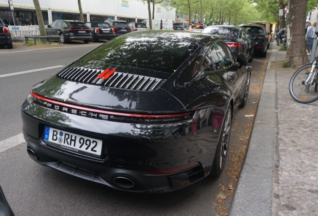 Porsche 992 Carrera 4 GTS