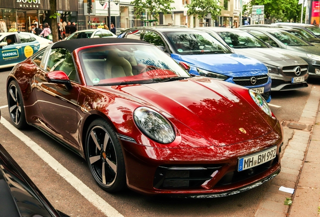 Porsche 992 Targa 4S Heritage Design Edition
