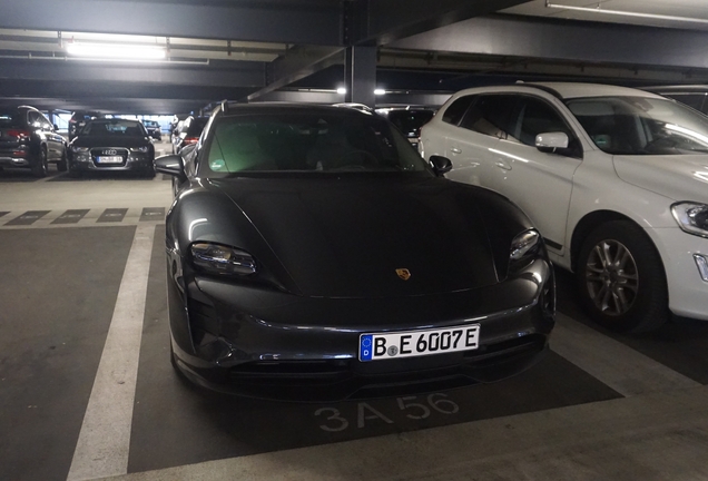 Porsche Taycan GTS Sport Turismo