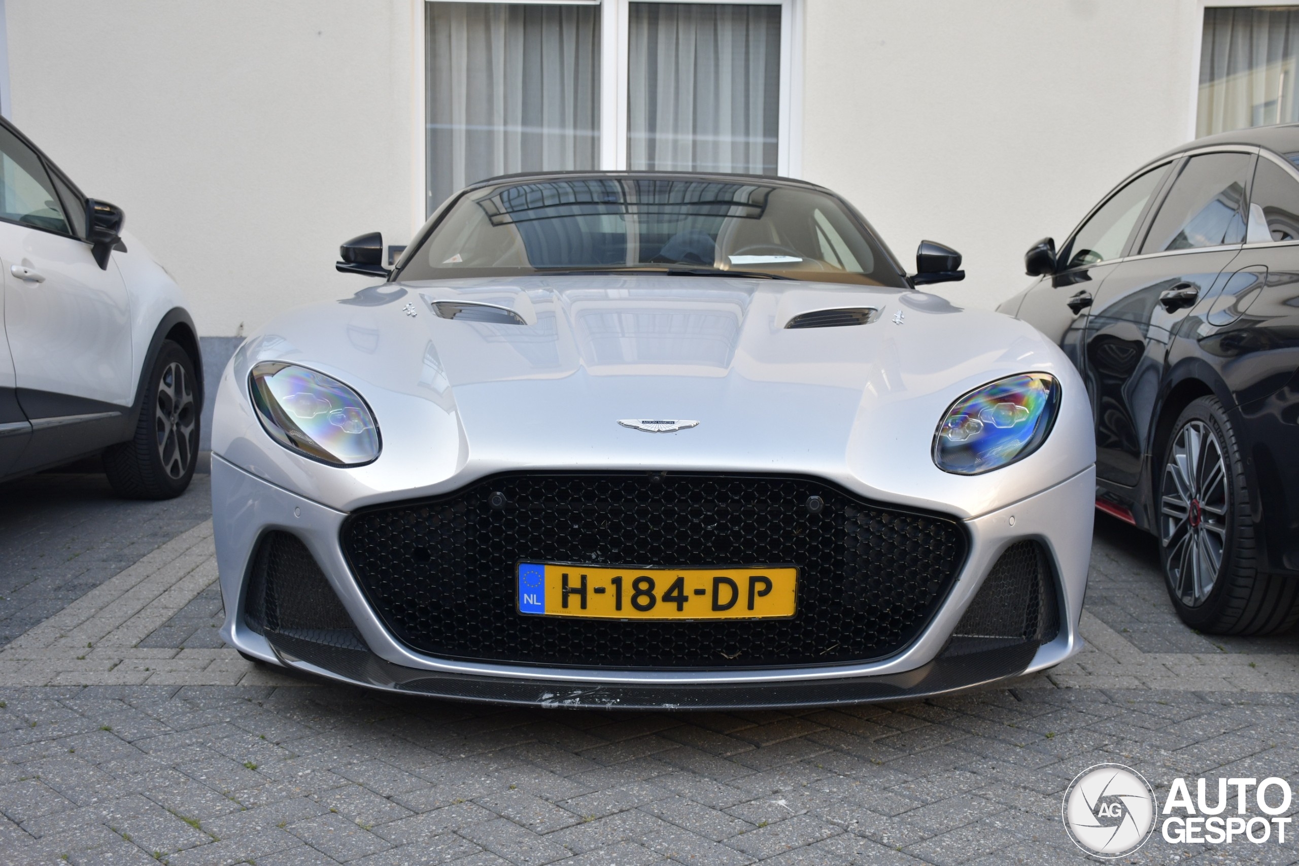 Aston Martin DBS Superleggera Volante