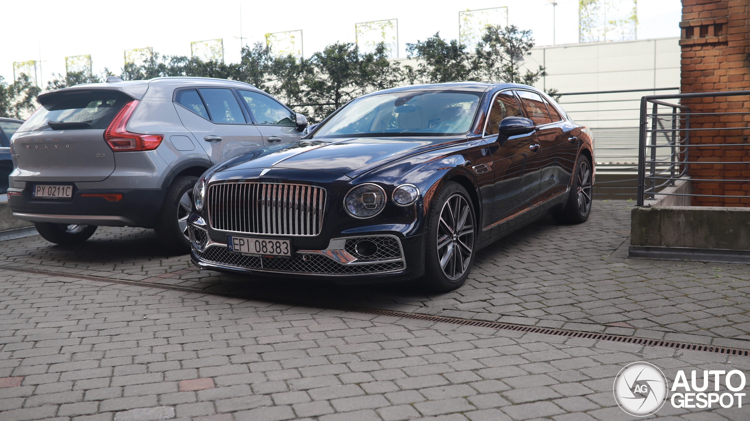 Bentley Flying Spur V8 2021
