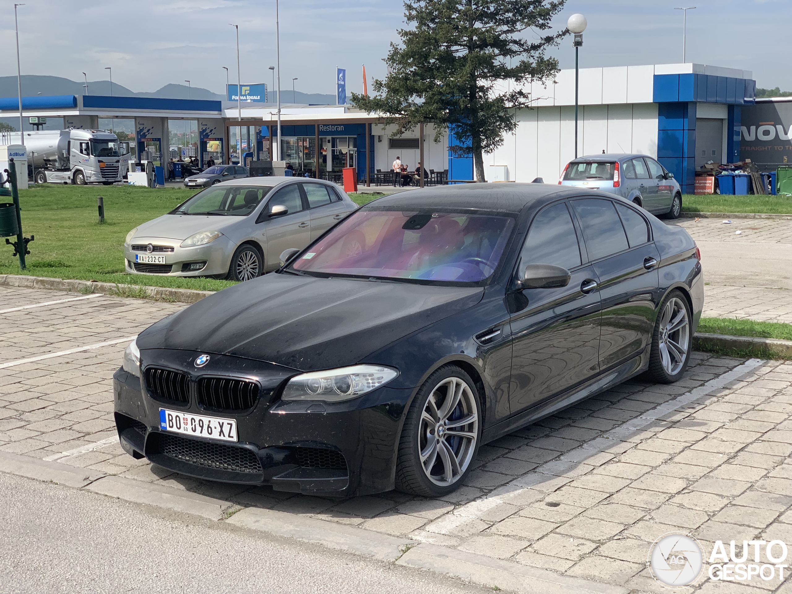 BMW M5 F10 2011