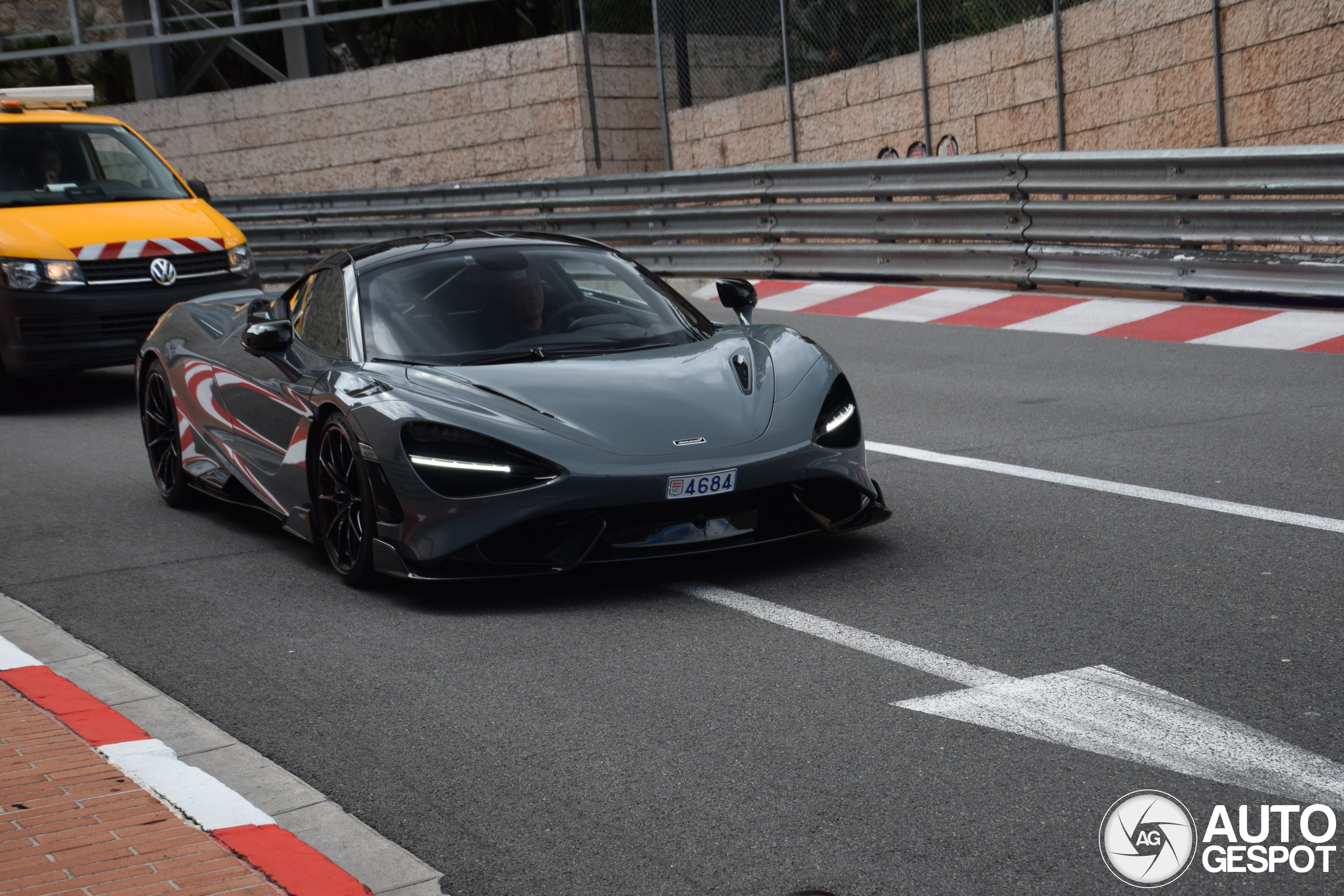 McLaren 765LT