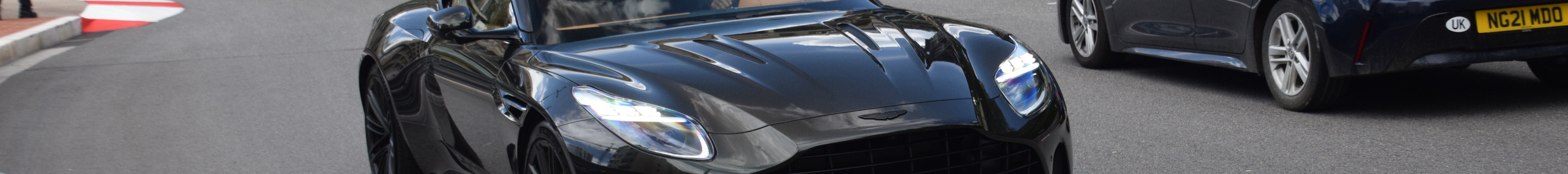 Aston Martin DB12