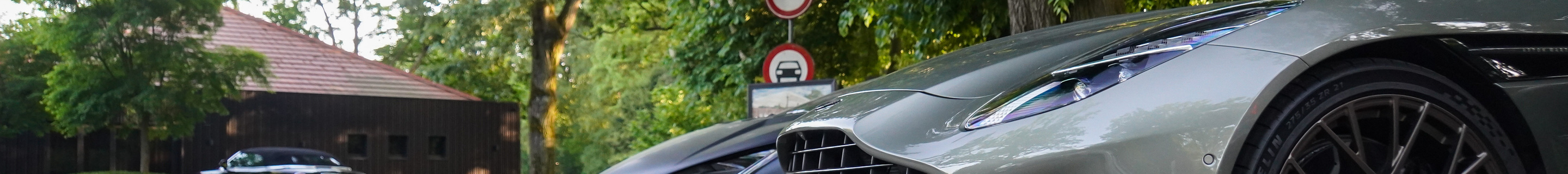 Aston Martin DB12 Volante