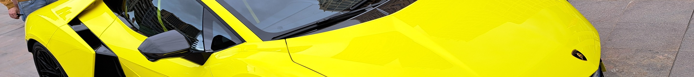 Lamborghini Revuelto