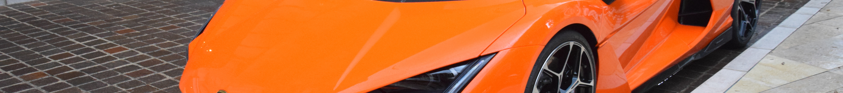 Lamborghini Revuelto