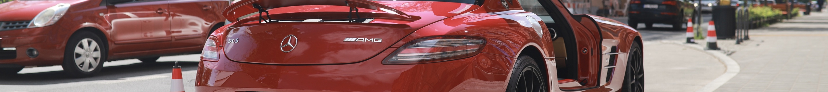 Mercedes-Benz SLS AMG