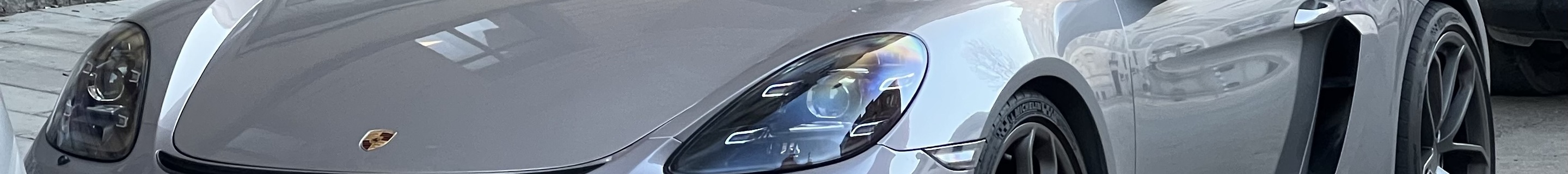 Porsche 718 Cayman GT4
