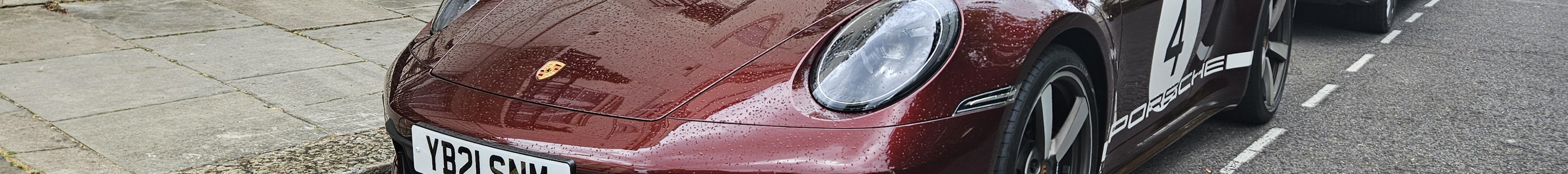 Porsche 992 Targa 4S Heritage Design Edition