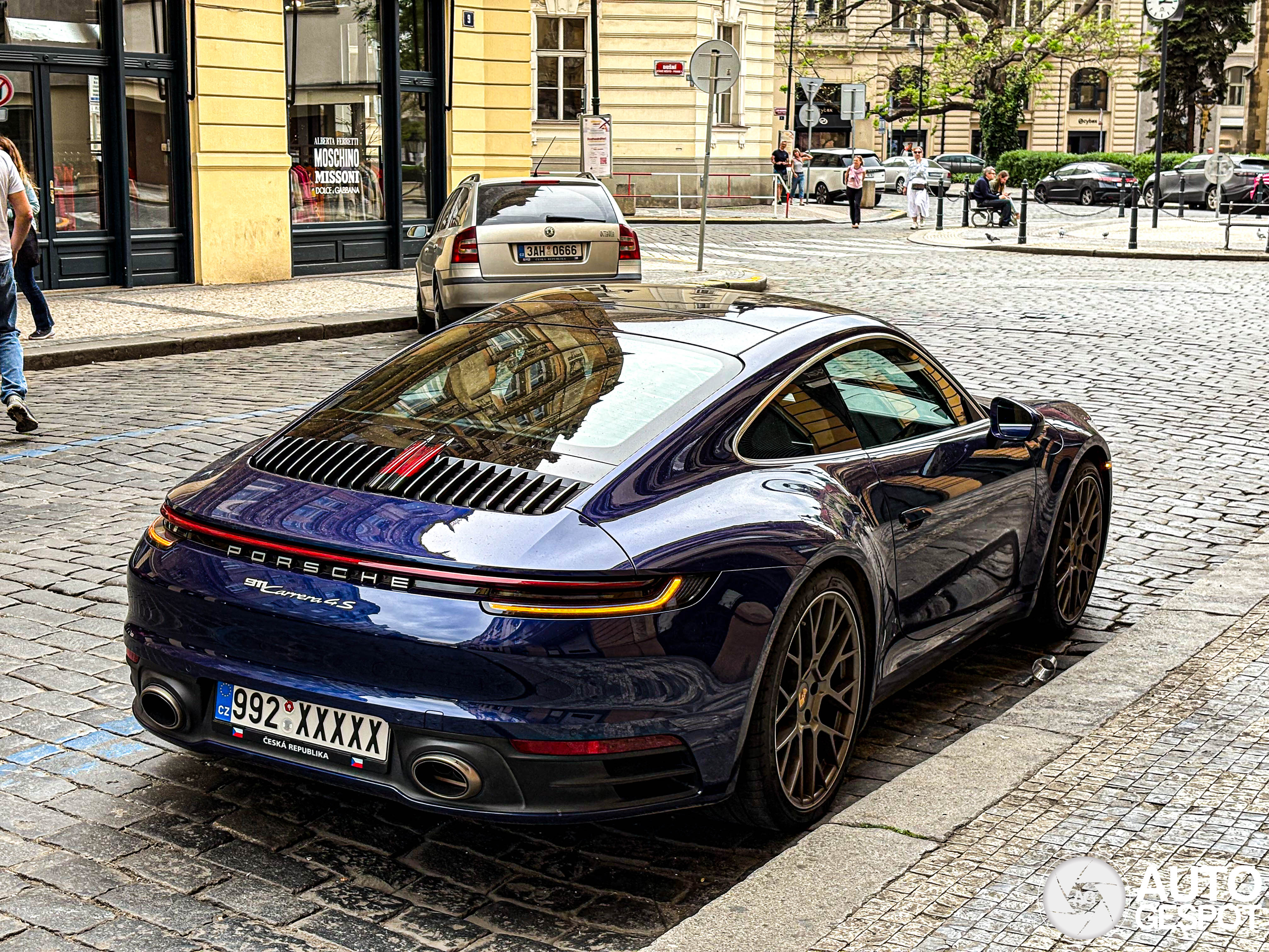 Porsche 992 Carrera 4S