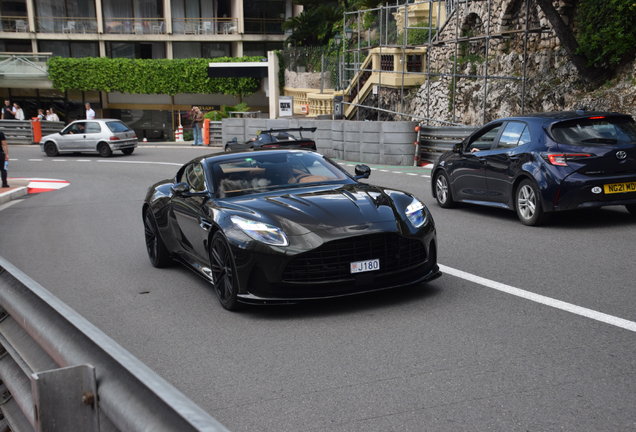 Aston Martin DB12