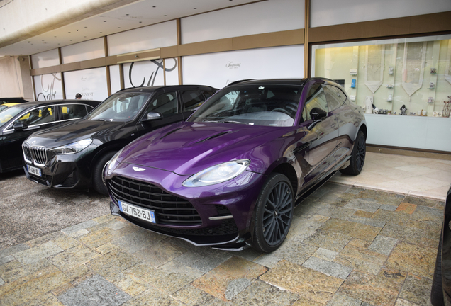 Aston Martin DBX707