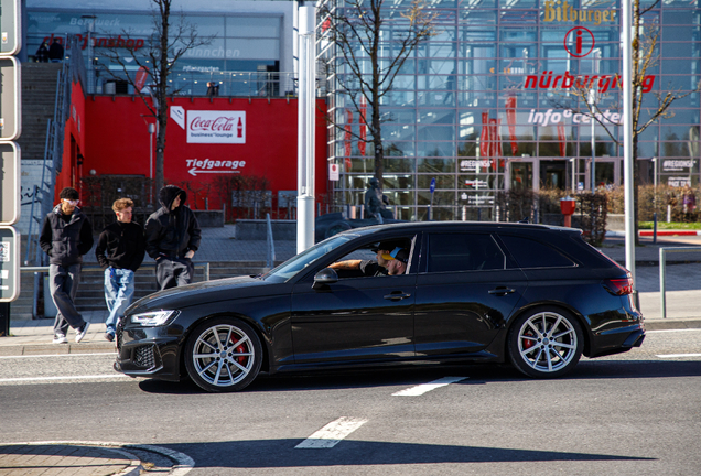 Audi RS4 Avant B9
