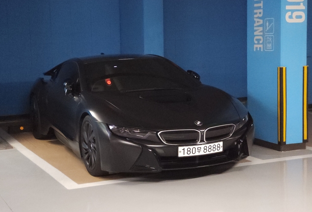 BMW i8
