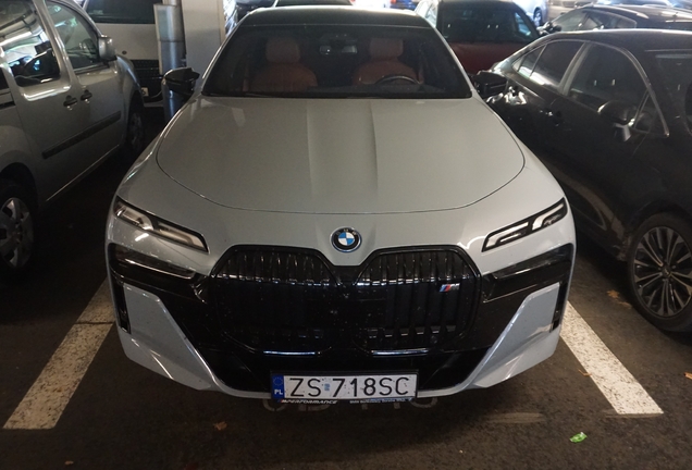 BMW M760e xDrive