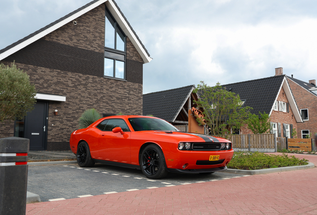 Dodge Challenger SRT-8