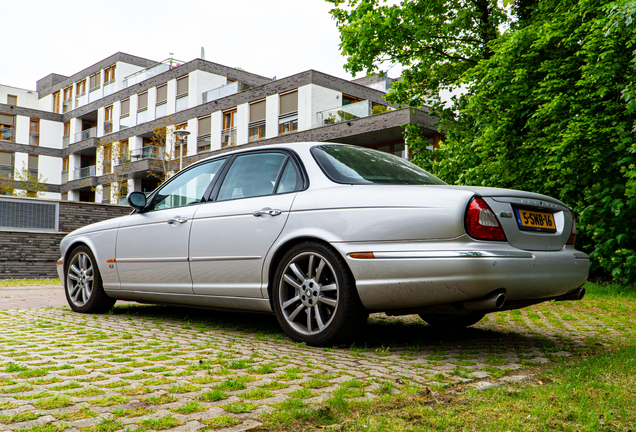 Jaguar XJR