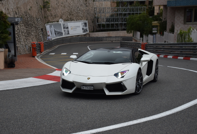 Lamborghini Aventador LP700-4 Roadster