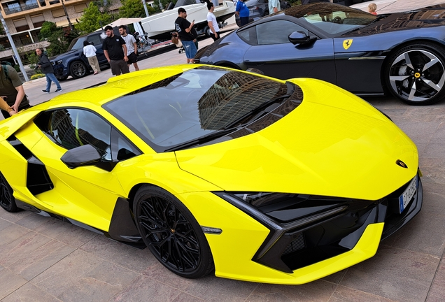 Lamborghini Revuelto