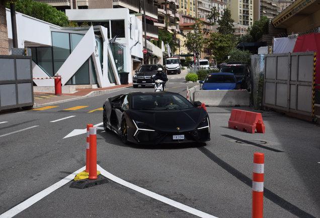 Lamborghini Revuelto