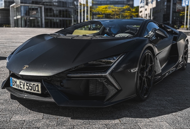 Lamborghini Revuelto