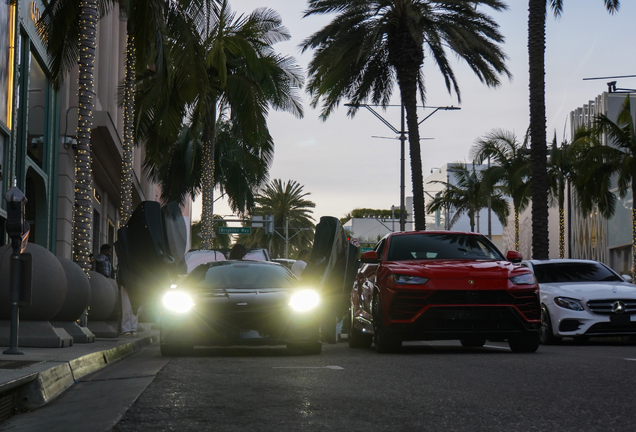 McLaren GT