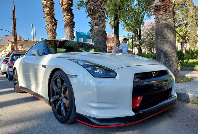 Nissan GT-R