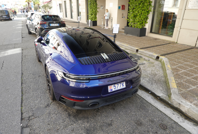 Porsche 992 Carrera 4 GTS