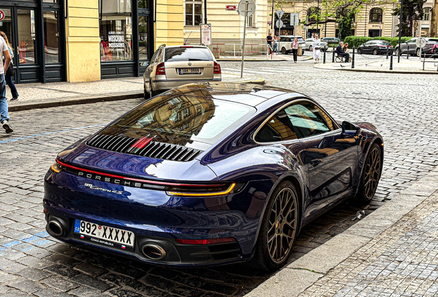 Porsche 992 Carrera 4S