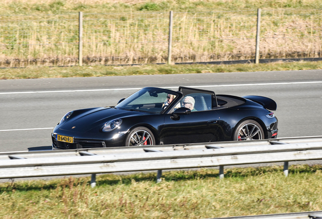 Porsche 992 Carrera 4S Cabriolet