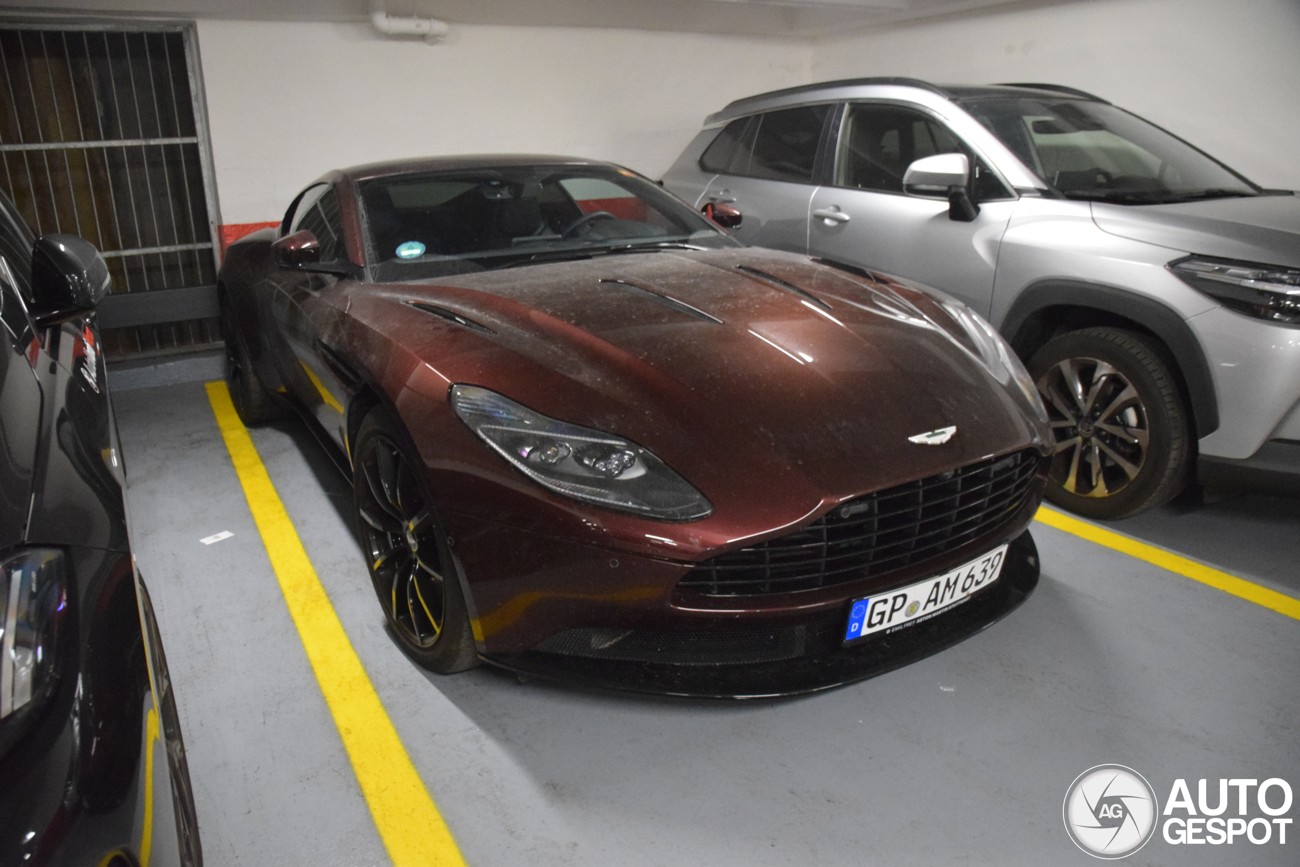 Aston Martin DB11 AMR