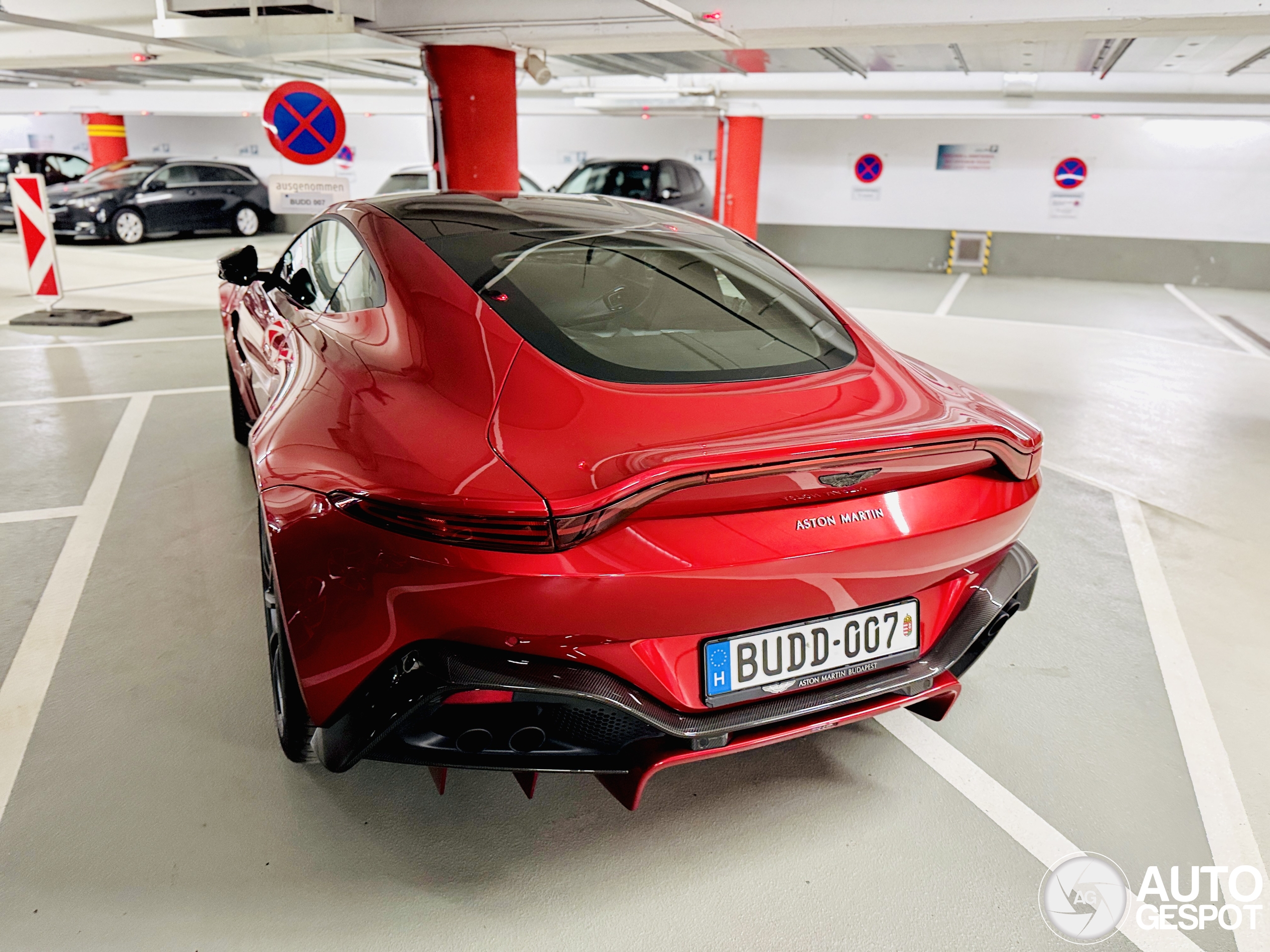 Aston Martin V8 Vantage 2018
