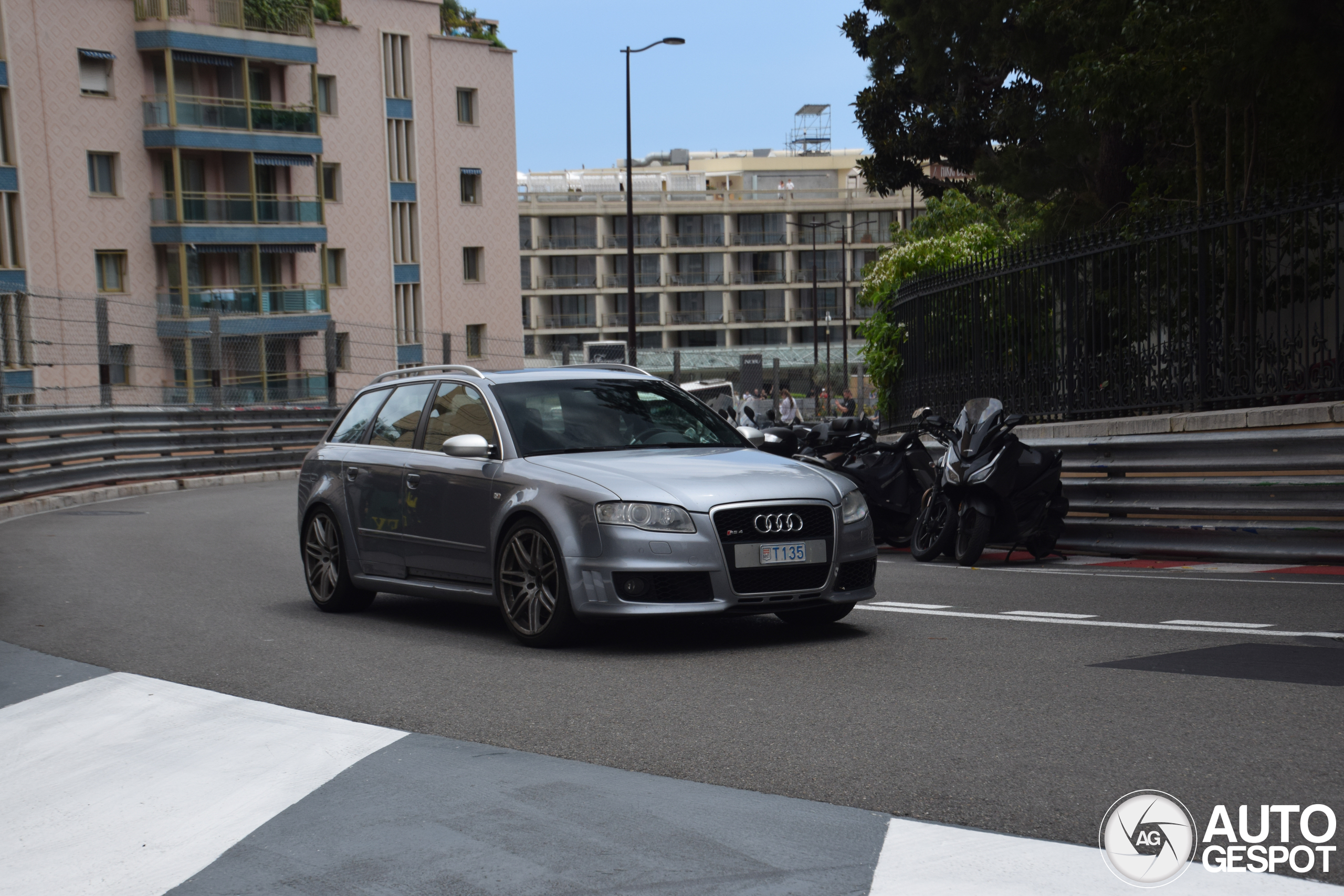 Audi RS4 Avant B7