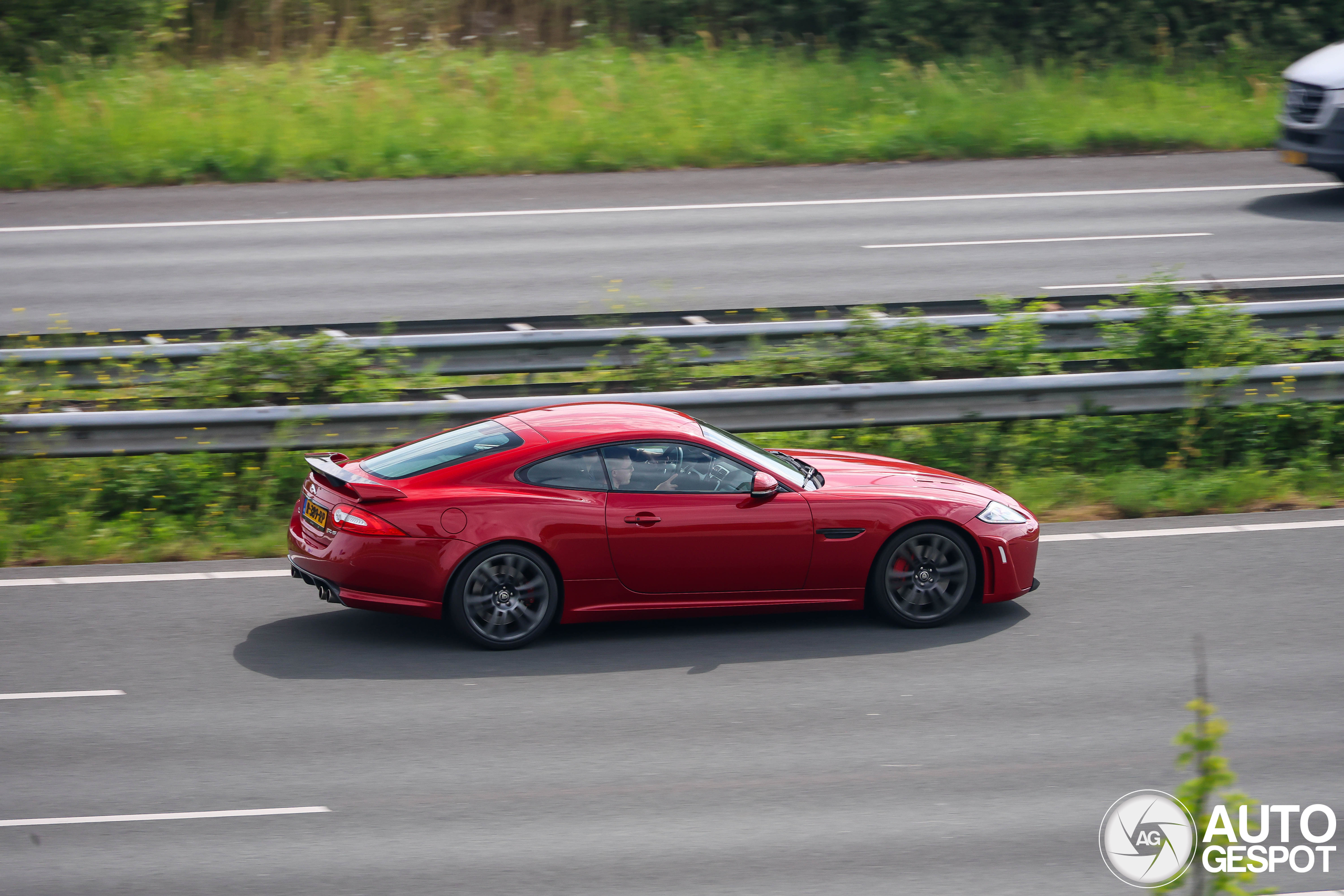 Jaguar XKR-S 2012