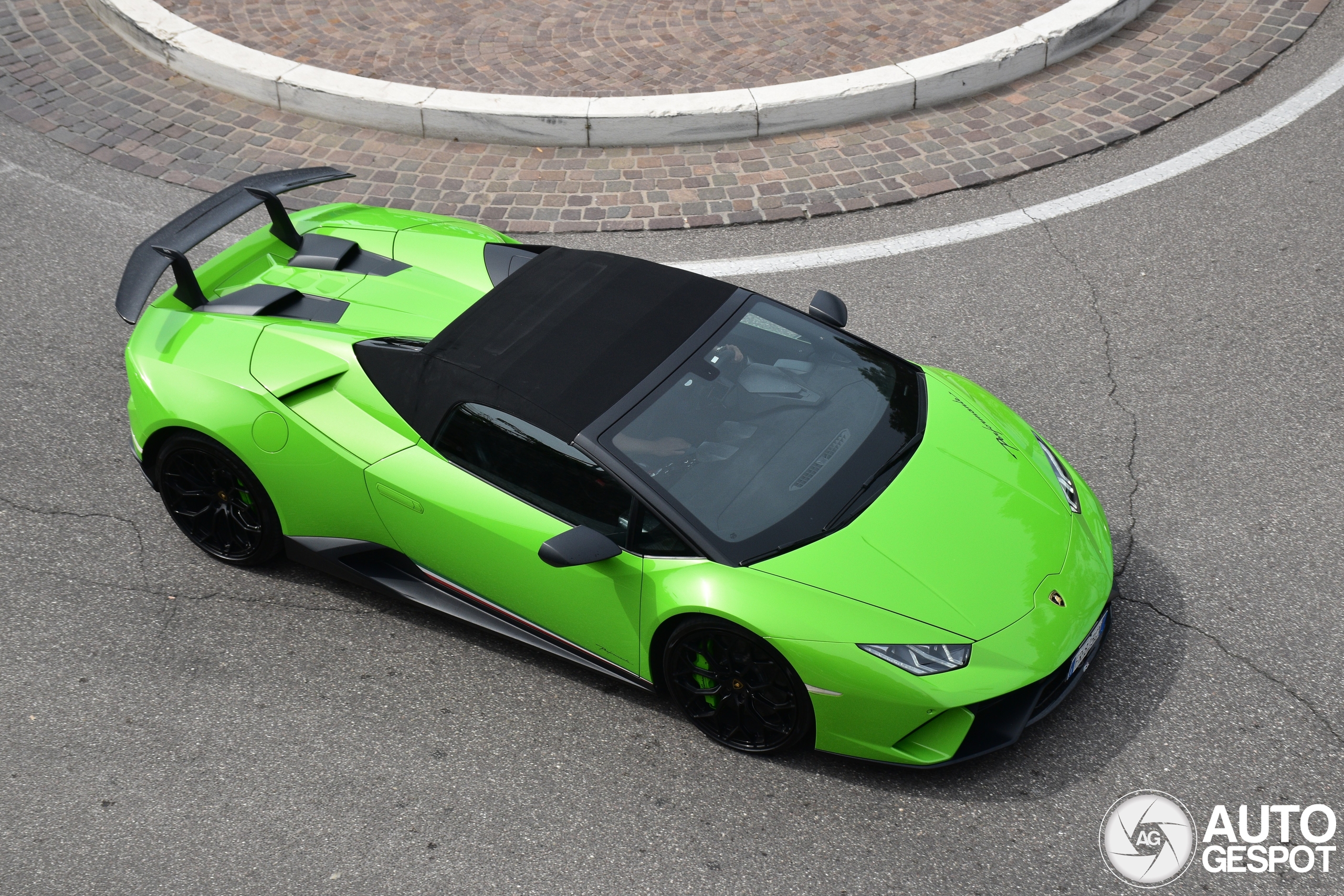 Lamborghini Huracán LP640-4 Performante Spyder