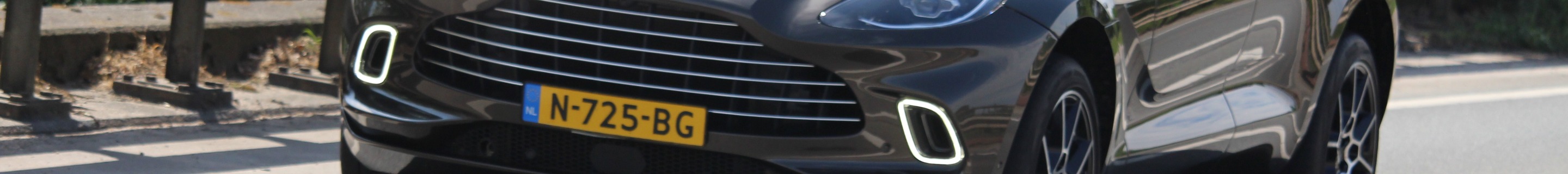 Aston Martin DBX