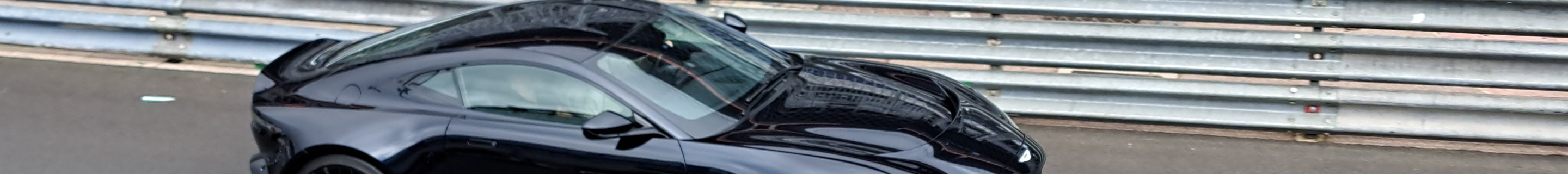 Aston Martin V12 Vantage 2023