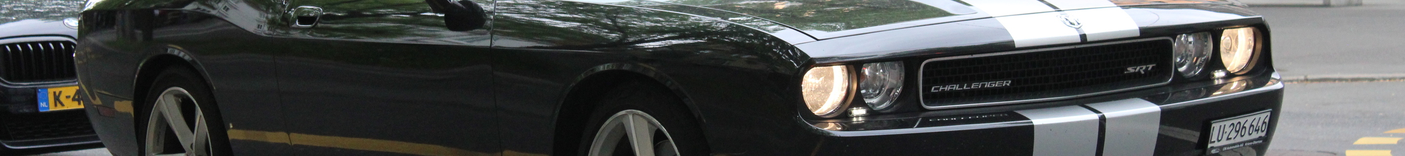 Dodge Challenger SRT-8