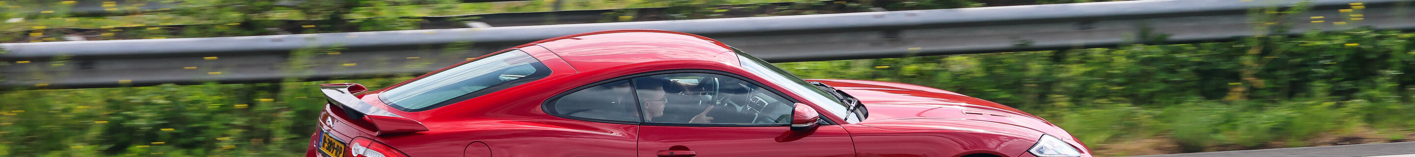 Jaguar XKR-S 2012