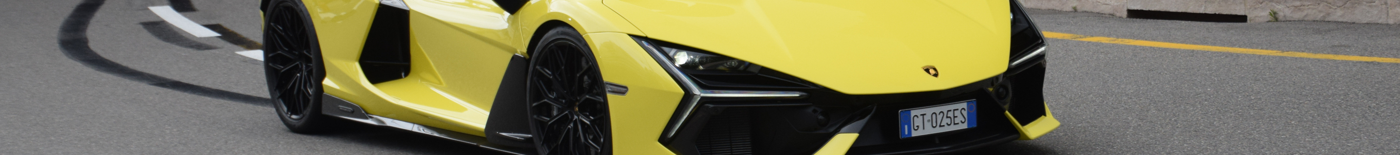 Lamborghini Revuelto